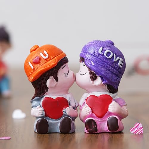 eCraftIndia Valentine Gift for Girlfriend Boyfriend| Purple Resin Miniature Cute Couple Statue Girl on Boy's Shoulder Decorative Showpiece Valentine Day Gift for Husband Wife|Valentine Decoration Item